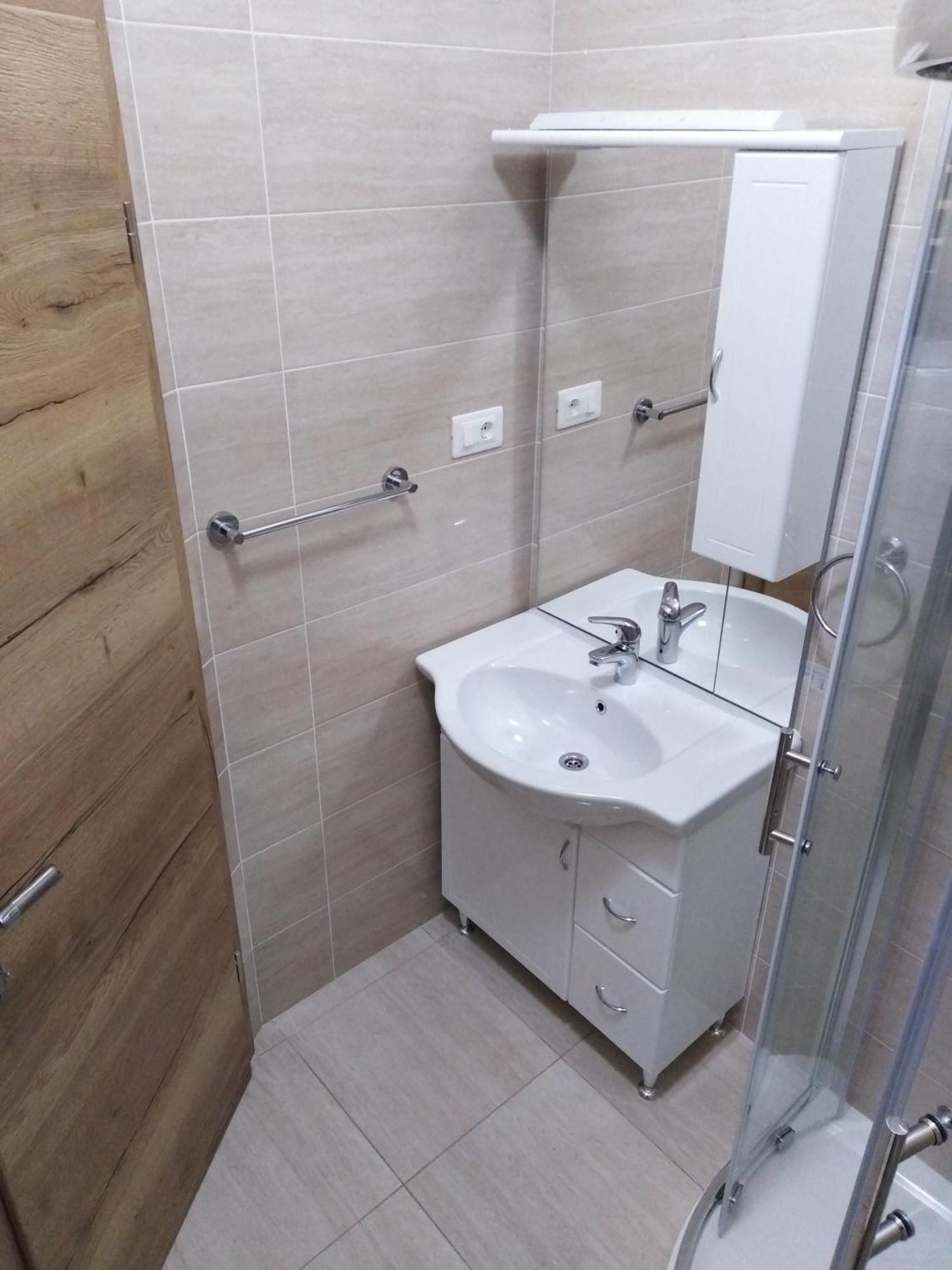 Apartmani Otavio Ровин Екстериор снимка