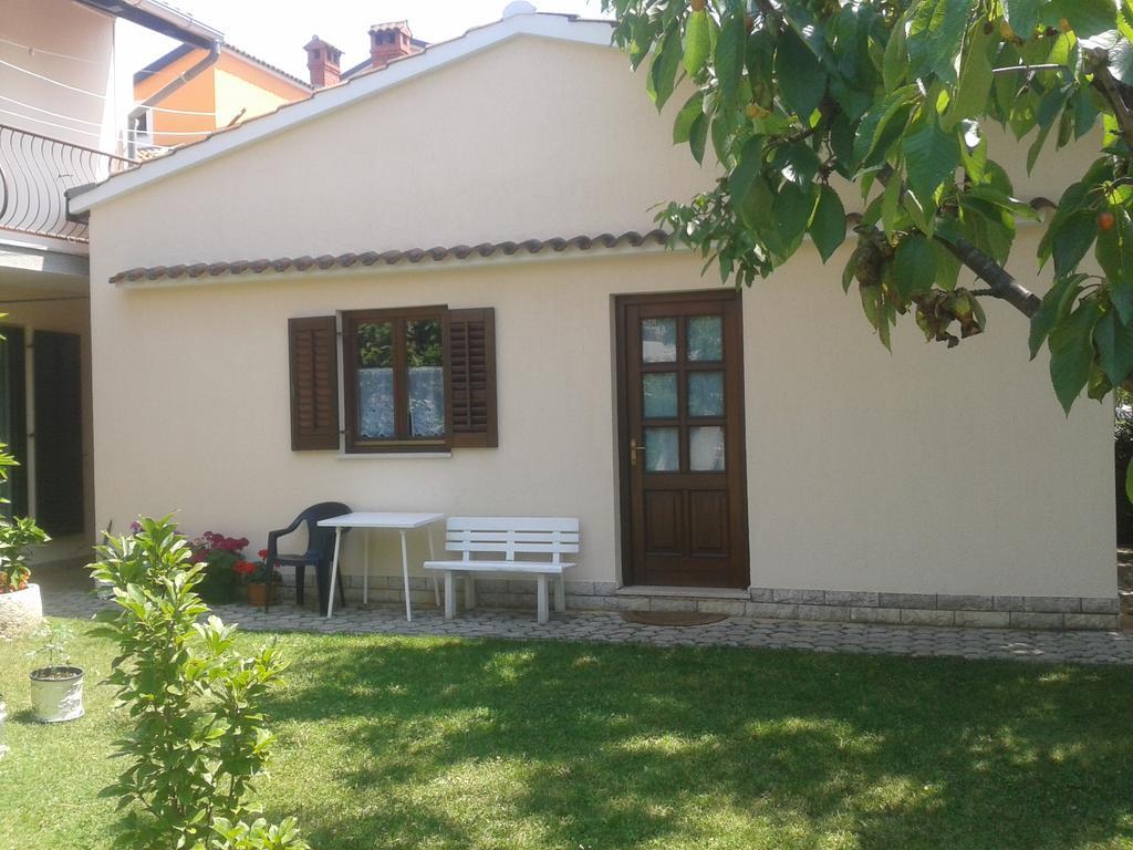 Apartmani Otavio Ровин Екстериор снимка