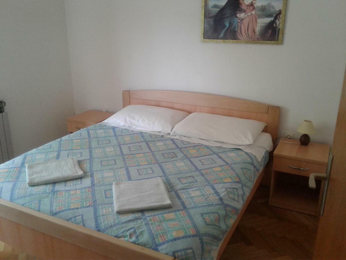 Apartmani Otavio Ровин Екстериор снимка