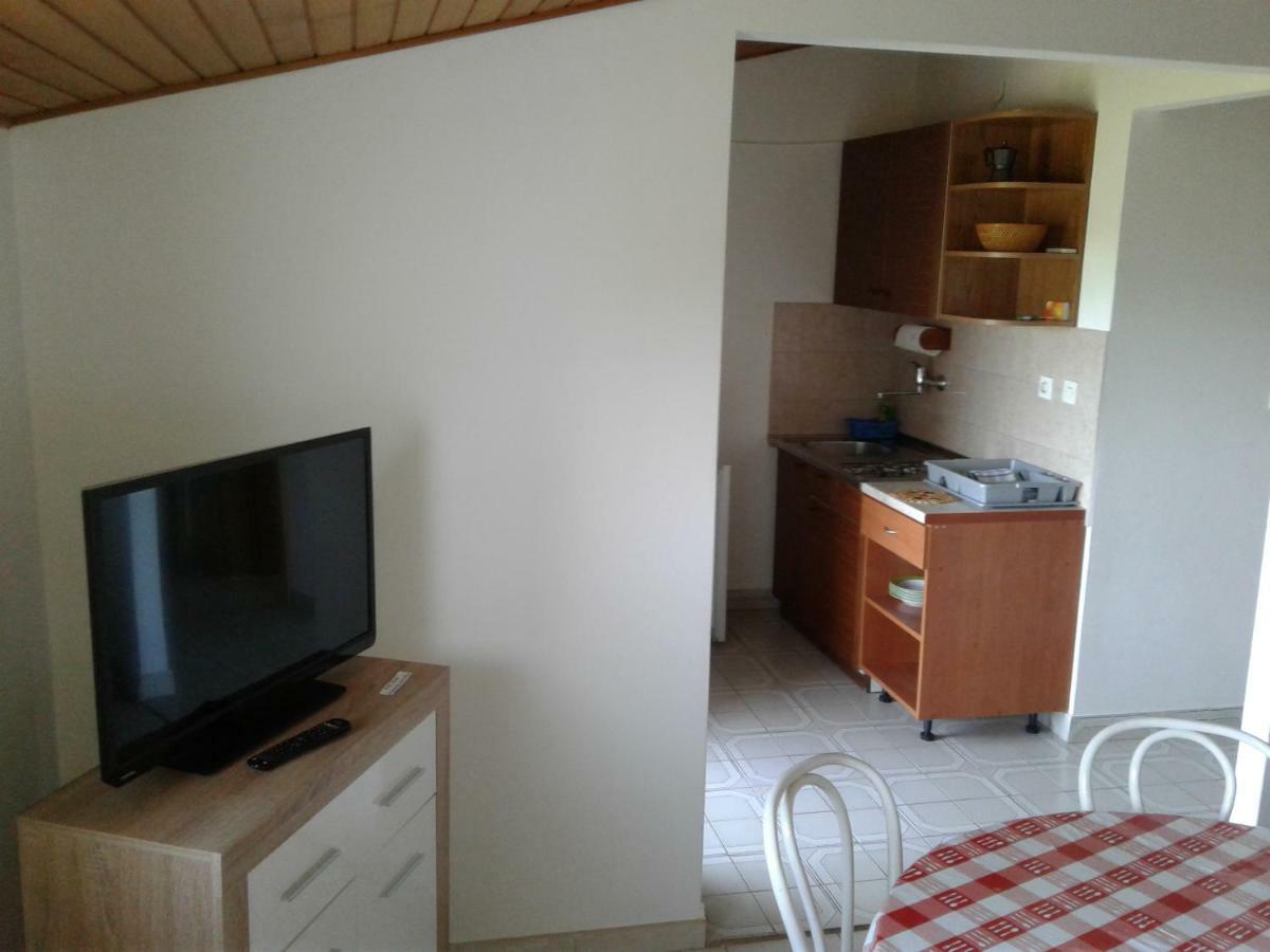 Apartmani Otavio Ровин Екстериор снимка