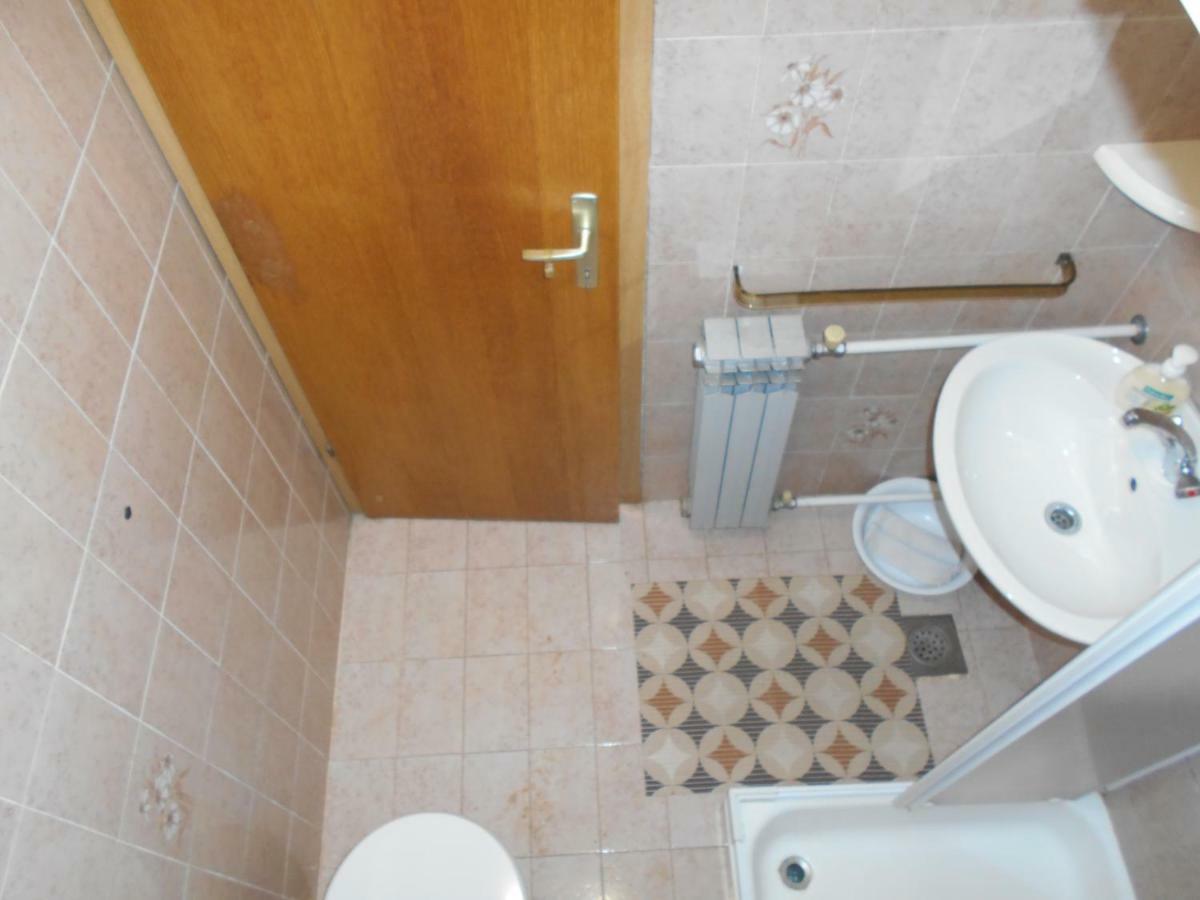 Apartmani Otavio Ровин Екстериор снимка