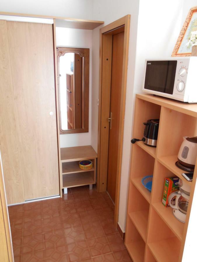 Apartmani Otavio Ровин Екстериор снимка