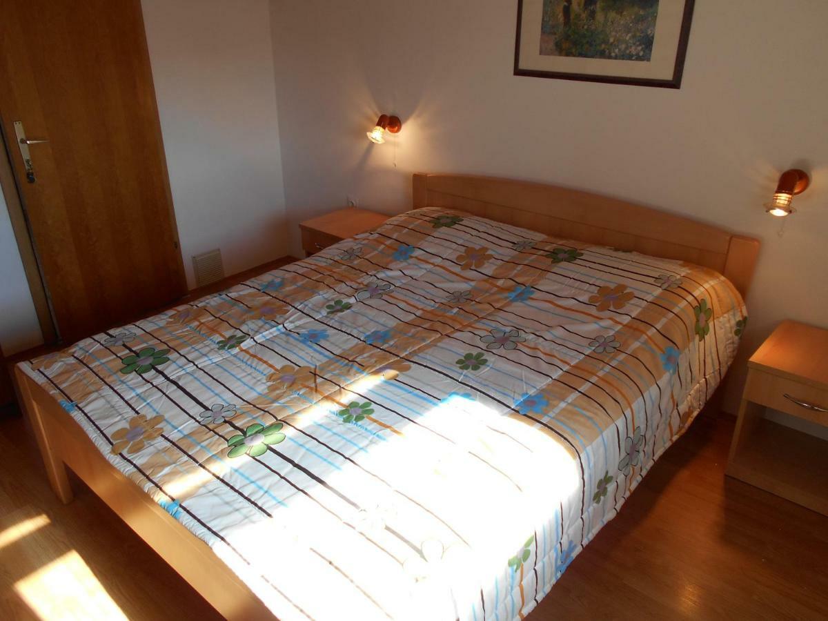 Apartmani Otavio Ровин Екстериор снимка