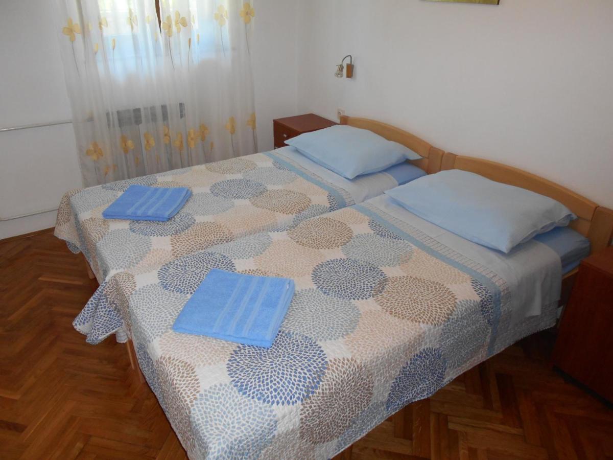 Apartmani Otavio Ровин Екстериор снимка