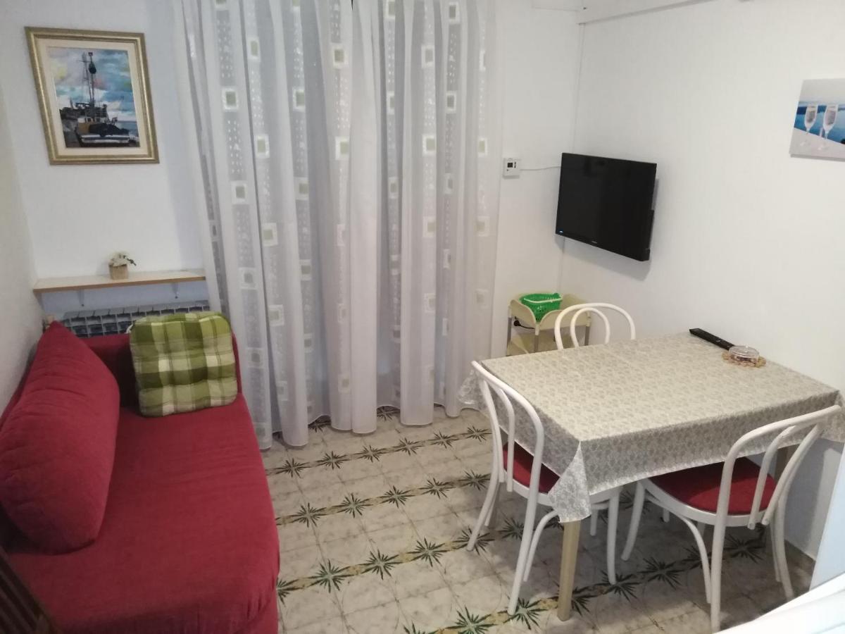 Apartmani Otavio Ровин Екстериор снимка