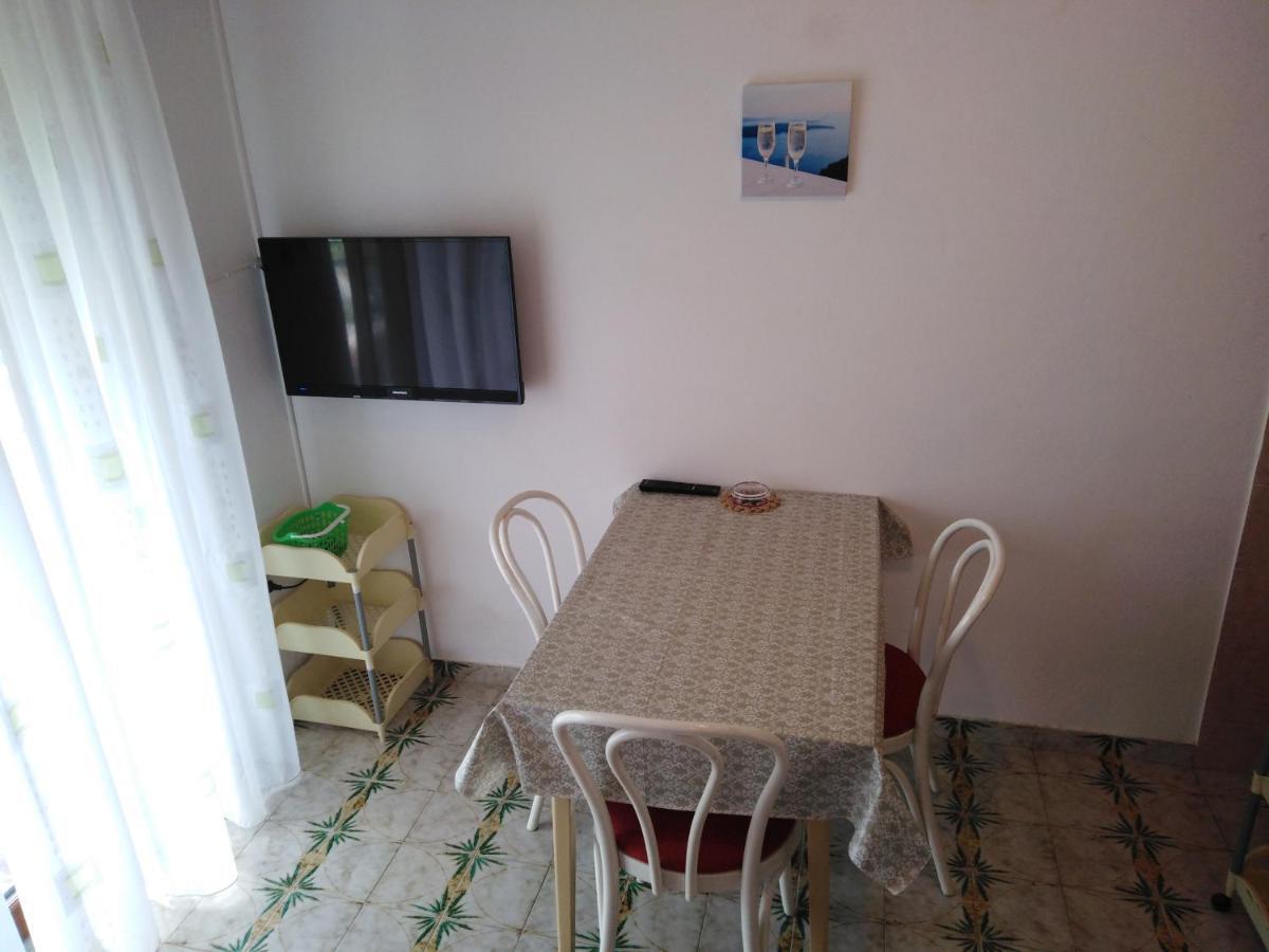 Apartmani Otavio Ровин Екстериор снимка
